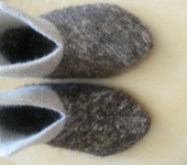 Обувь ручной работы - Вязаные валяные тапочки-носочки