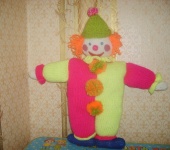 Вязаные куклы - веселый клоун