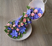 Оригинальные подарки - Интерьерная композиция "Парящая чашка" с цветами ручной работы из японской полимерной глины