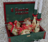 Оригинальные подарки - Комплект"С Новым годом Поздравляю!"-шкатулка,шары и подсвечники.