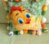 Подушки, одеяла, покрывала - Вышитая декоративная подушка "Цыпленок"