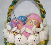 Оригинальные подарки - Пасхальная корзинка с зайцами