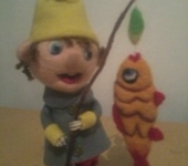 Сказочные персонажи - Игрушка "Гномик на рыбалке"
