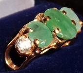 Кольца - золотое кольцо с изумрудами и фианитом