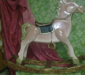 Сказочные персонажи - Деревянная лошадка-качалка