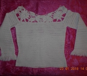 Кофты и свитера - Белая кофточка с ажурной горловиной